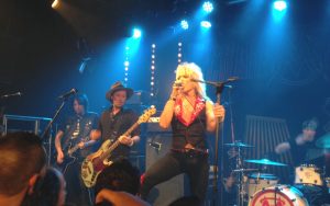 Michael Monroe fait le show au Forum de Vauréal
